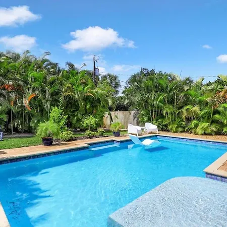 Bike To Beach, Heated Pool, Sleeps 12